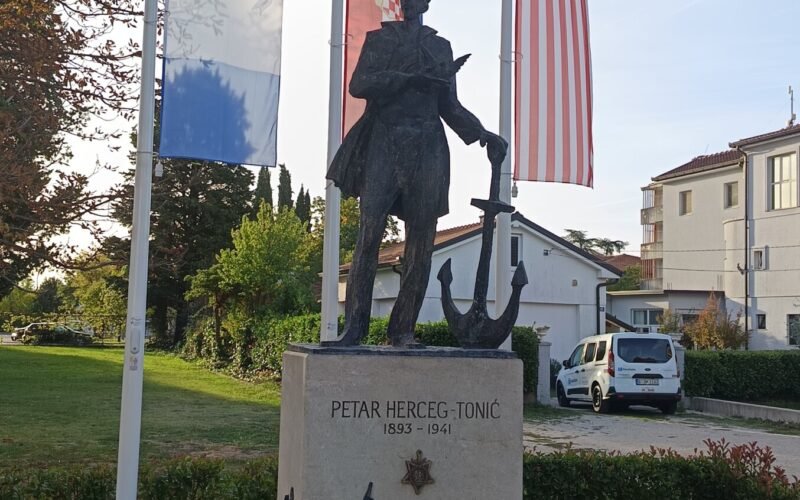 Spomenik Petru Hercegu Toniću